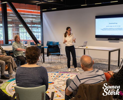 Eugenie Obers als docente tijdens workshop Samen Sterk Event